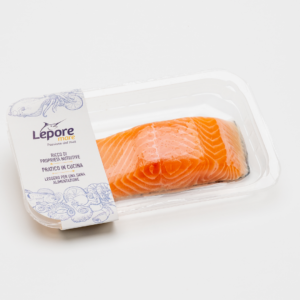 Filetto di salmone fresco in Skin